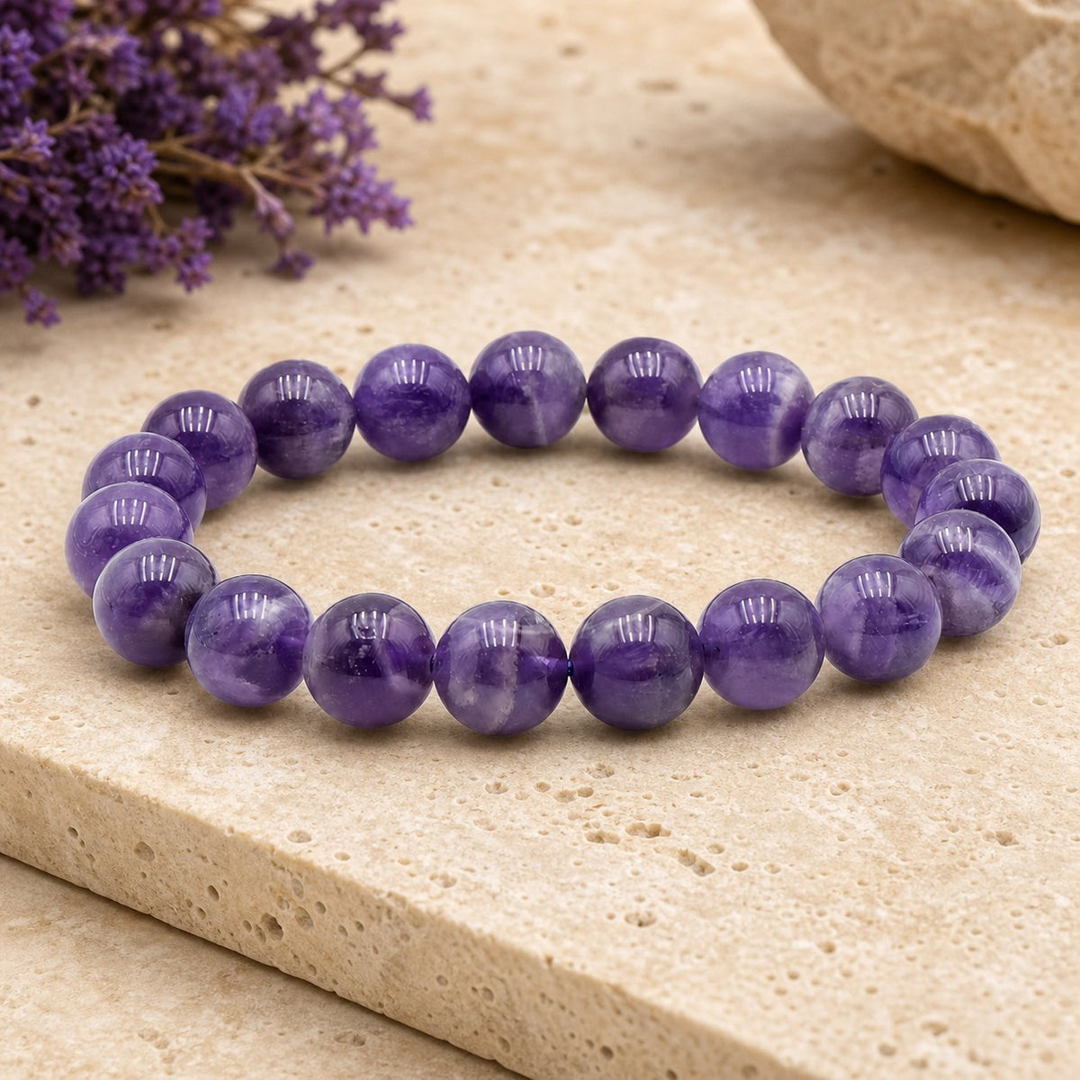 Bracelet Améthyste Rubanée 10 mm – Sérénité Constante