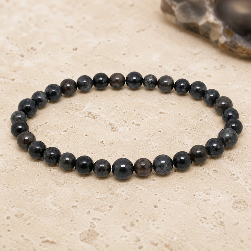 Bracelet Saphir Noir 6 mm – Abri de l’Épreuve
